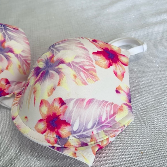 PINK By Victoria's Secret Floral Everyday Lightly Lined Bra In Floral Fun, 32D - Picture 5 of 8